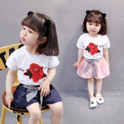 Váy bé gái hè 2018 mới phù hợp với phiên bản Hàn Quốc của quần áo bé gái nước ngoài trẻ em tay ngắn hai bộ quần áo trẻ em thủy triều