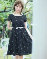 Qianjin Gui P 18 mùa hè hè một làn gió hoa thêu sọc eo đầm với vành đai giá váy maxi