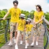 Mùa hè 2020 cha mẹ và con gia đình bốn bãi biển du lịch giải trí cotton vàng Áo thun mẹ và con gái cắt quần set - Trang phục dành cho cha mẹ và con Trang phục dành cho cha mẹ và con