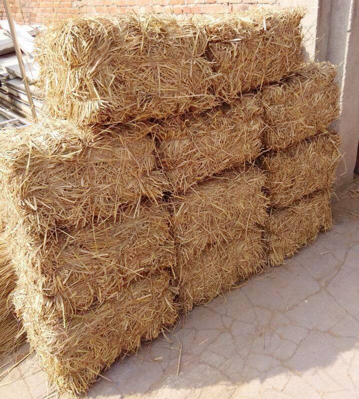 草垛干稻草装饰材料鸡窝草填充草堆碎稻草垫窝草谷草屋顶鸡
