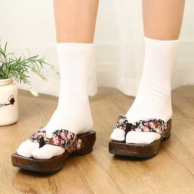 taobao agent Japanese clogs, socks, cosplay