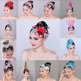 Две танцевальные головы Plum сыграли в голову секи Flower Girl Seecing