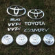Áp dụng Toyota Jiamei 2.4 LOGO LOGO Định hướng trước Khay trước Mid -Network Label Camry Toyota Back và Tail English Logo dán nóc xe ô tô dán nội thất ô tô