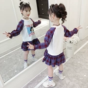 Váy kẻ sọc trẻ em Hàn Quốc mới xuân hè 2019 cho bé gái lớn phiên bản dài tay của chữ nước ngoài xếp li váy quần áo trẻ em - Khác