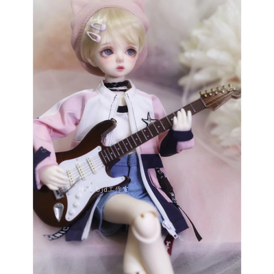 taobao agent Bee decoration baby free shipping BJD 4 4 cents piano small love beans to take pictures of props mini electric guitar accessories