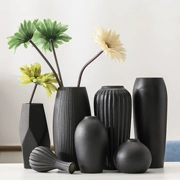 Bình gốm cổ điển màu đen bình gốm thô đơn giản phòng khách máy tính để bàn đồ trang trí gốm đen holly hoa khô cắm hoa trang trí
