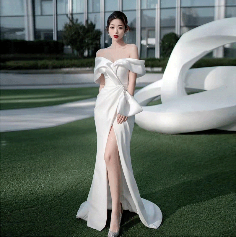 Advanced wedding dress, french style, high-quality style, bright catchy style, open shoulders, 