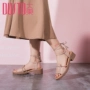 Giày Dadong nữ 2018 hè mới phiên bản Hàn Quốc dày với cột trụ tua rua thời trang 8X1393 dép cao gót