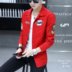 Thêu denim áo khoác nam xã hội tinh thần chàng Slim áo khoác Hàn Quốc phiên bản của xu hướng của người đàn ông màu đỏ nhanh chóng với cùng một đoạn Áo khoác