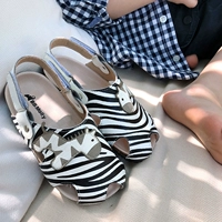 Пляжная зебра, сандалии, детская обувь, тапочки подходит для мужчин и женщин, коллекция 2021, в корейском стиле, Южная Корея, мягкая подошва