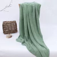 Зеленое банное полотенце