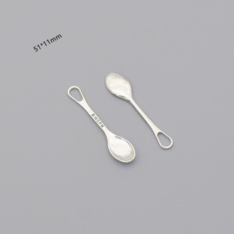 1 Long SpoonDIY ornaments parts alloy Retro Ancient silver smiling face Spoon scissors self-control Necklace Earrings Pendants Pendant