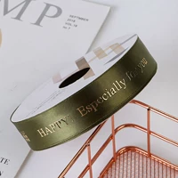 Оливково-зеленый