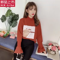 2018 đầu mùa thu mới Hàn Quốc phiên bản của cổ áo trumpet tay áo in áo len của phụ nữ đầu lỏng mỏng thời trang dài tay áo sơ mi áo len cao cổ