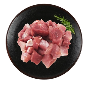 (Ежедневно свежее) 250 г свинины нарезается кубиками (в настоящее время)