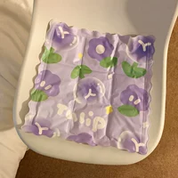 В форме цветка, сиреневый