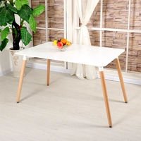 Столы обеденных столов с арендой и комбинация стул Дом Маленькая квартира Простая белая сплошная древесина.