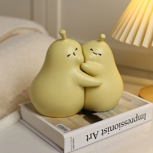 Симпатичная обнимающая грушевая керамика Boxi Pear не отказывается от книги, чтобы заблокировать книжные полки, никогда не различая книги о грушах, украшениями в гостиной