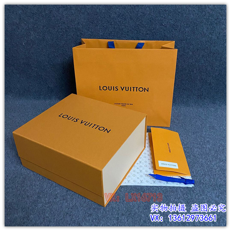 Original Medium Size Box + Paper Bag + Accessoriesspecial counter original edition LV high-grade paper bag packing Bag belt clothes scarf wallet Dustproof bag Gift bag Gift box
