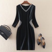 Clear warehouse leak ~ counter withdrawal tail single genuine women's shear, thin seven -point sleeve V -neck pearl stitching dress