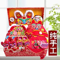 Handmade thêu quốc gia truyền thống cho bé trăng rằm trăm ngày tặng hộp quà bé bắt Chu Qingsheng gửi quà nước ngoài set quà tặng đầy tháng cho bé trai