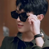 Те же асимметричные солнцезащитные очки Ма Божэна 
