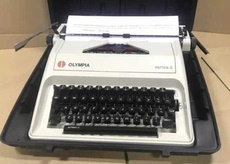 Пишущая машинка 日本产奥林匹亚复古机械英文打字机 可打字