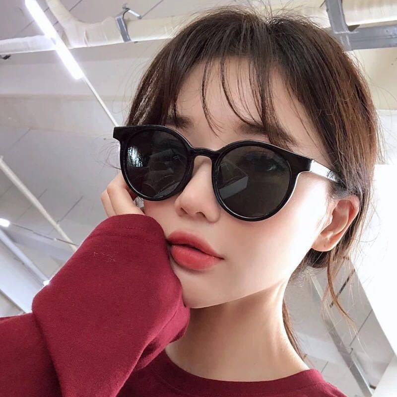 Bright BlackGM Korean version tide 2020 Round frame ma'am Sunglasses ins Milk tea color Internet celebrity Sunglasses Small frame Tiktok new pattern glasses