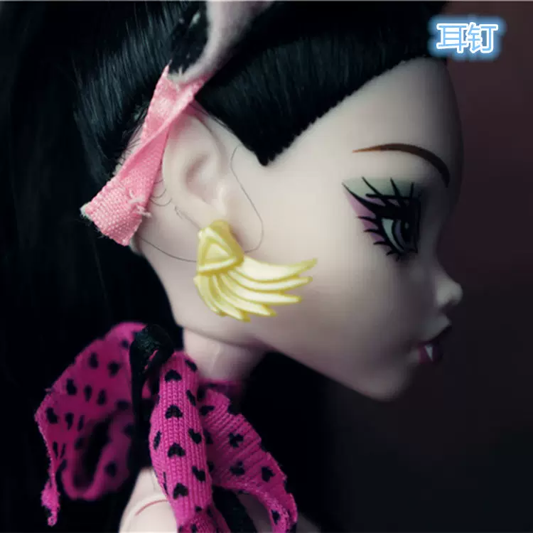 Аксессуары для кукол (Monster High) набор в стиле сказки — многоцветные варианты, комплект деталей