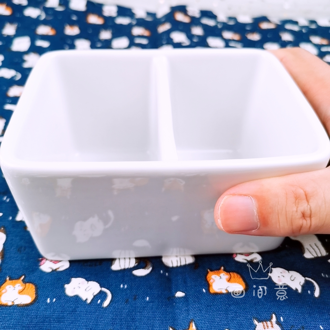 Double Grid Ceramic Brush Wash 13 * 9.5 * 7CmWatercolor Palette ceramics Oil Painting Traditional Chinese painting Painting pigment white Porcelain rectangle Three grid disc rose Palette