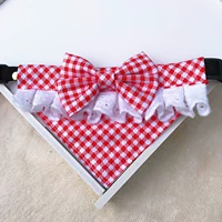 Красное клетчатое треугольное