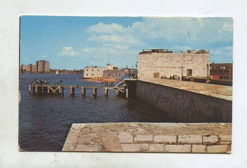 Британская пустая поза Lao Ming Sally Port и Portsmouth Port