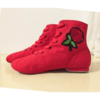 Модель красной розы