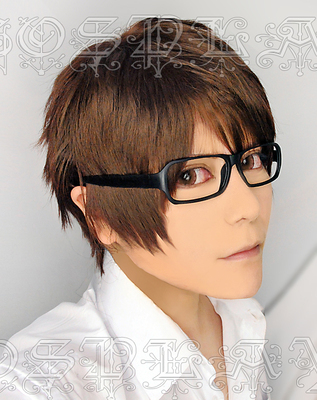 taobao agent [Rabbit Dimension] COS full -time Xiao Shiqin COS wig dark golden brown glasses