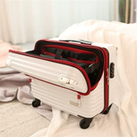 Белый, со снежинками