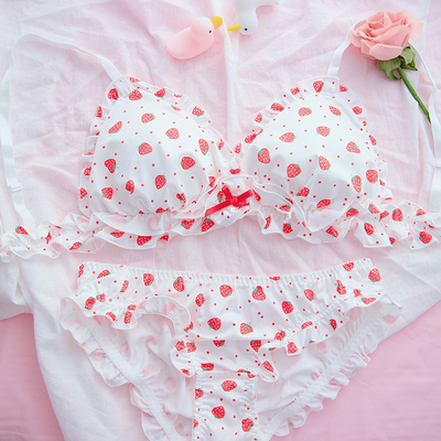 包邮日系软妹可爱奶油草莓学生甜美内衣套装少女贫乳无钢圈文胸-淘宝网 包邮日系软妹可爱奶油草莓学生甜美内衣套装少女贫乳无钢圈文胸-淘宝网