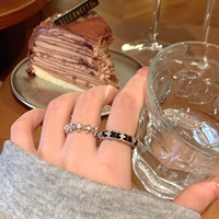 Безразмерное кольцо, небольшой дизайнерский модный цирконий, в стиле Шанель, на указательный палец