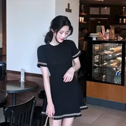 Hàn Quốc phiên bản của Chic màu rắn ngắn tay mới đan đầm nữ mùa hè màu đen cao eo hoang dã mỏng một từ váy ngắn