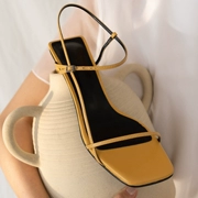 Village Gu 2019 Xia Xian nữ phong cách hở ngón từ khóa sandal nữ giữa với dày với phiên bản Hàn Quốc của giày đế xuồng mỏng mùa hè hoang dã - Sandal