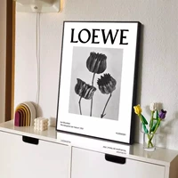 Черно -белые английские буквы Loewe Старшие нишевые украшения покраска настольная картина