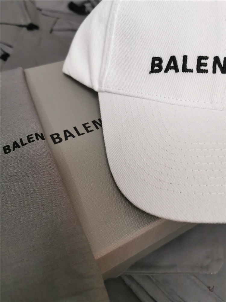 Classic White2021 new pattern Europe Home B Hat New color Embroidery letter Versatile Baseball cap peaked cap Star men and women Same
