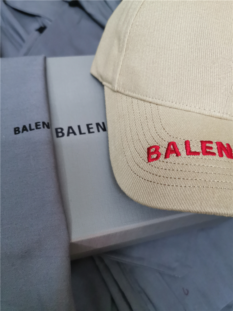 New Khaki Scarlet Letter2021 new pattern Europe Home B Hat New color Embroidery letter Versatile Baseball cap peaked cap Star men and women Same