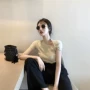 Dora Chaoren Hall Hong Kong hương vị retro chic máy cẩn thận twist knot bị rò rỉ xương đòn ngắn tay T-Shirt Slim dệt kim áo sơ mi nữ áo len thổ cẩm