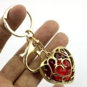 Zelda huyền thoại trò chơi trái tim pha lê ruby ​​nữ treo mặt dây chuyền hợp kim keyring để gửi quà cho bạn gái - Game Nhân vật liên quan