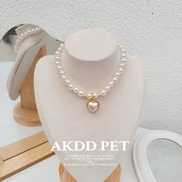 Белое ожерелье из жемчуга