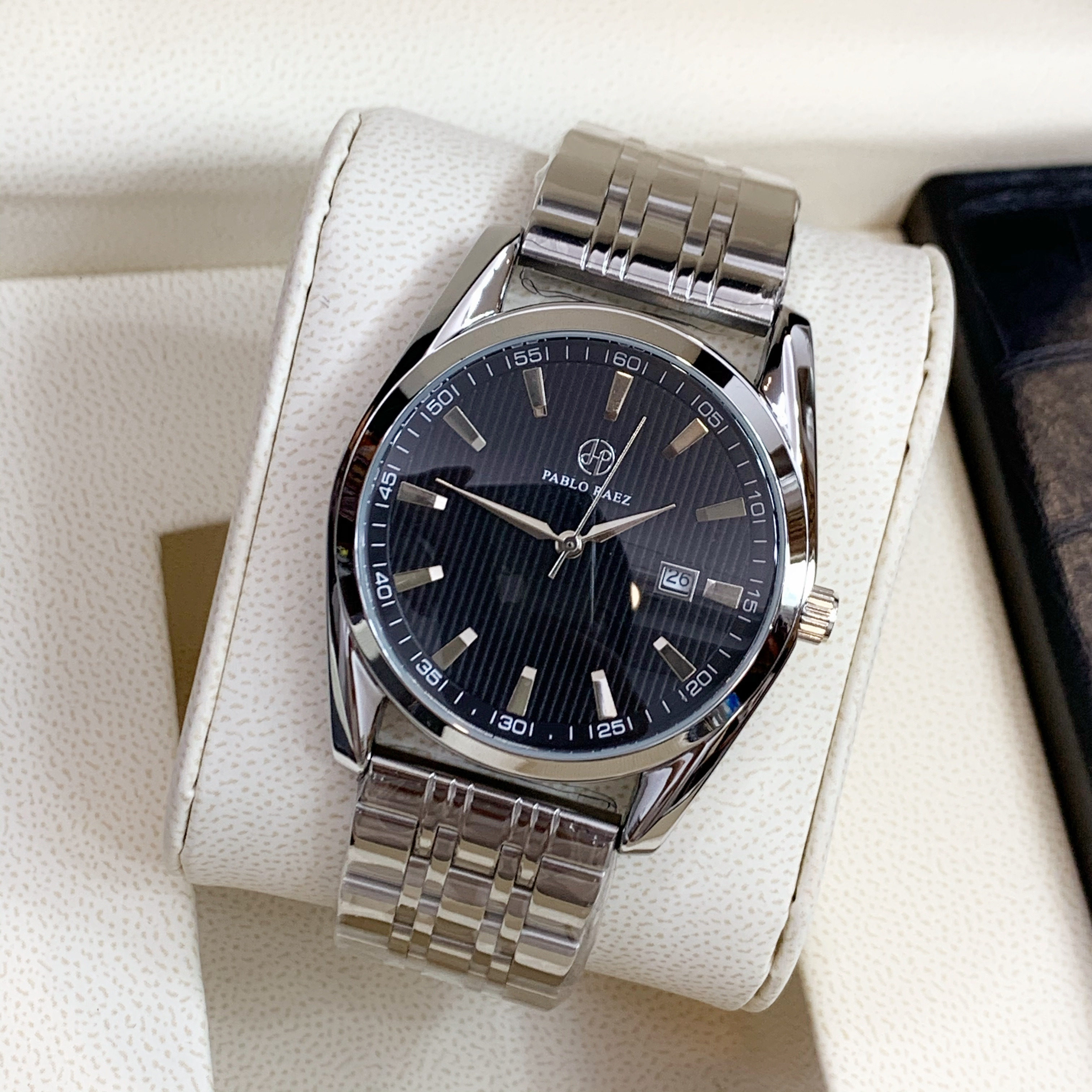 Business Men's Steel Band Butterfly Buckle New Fashion Minimalist Calendar Quartz Trend Watch_voghion.com