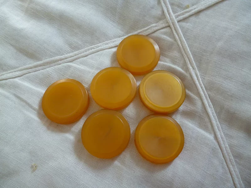 [Collection: 70s-80s nostalgic old buttons acrylic yellow 20.5mm each AB]