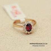 Công nương Diana nhỏ màu đỏ sapphire micro-set nhẫn nhẫn nữ pha lê kim cương zircon kim cương nhẫn cưới mô phỏng trận đấu - Nhẫn