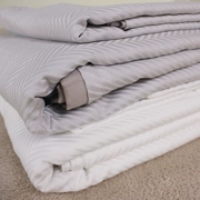Chăn bông bọc vải satin đôi chăn bông 1,5 1,8 mét giường 200x230 có thể được trang bị vỏ gối