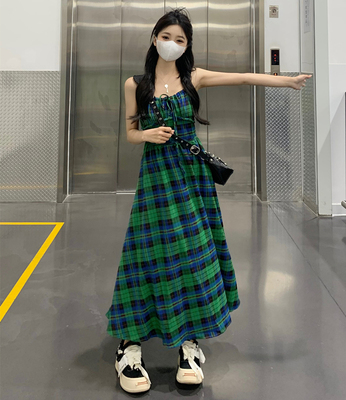 taobao agent Retro summer green colored dress, long skirt, plus size, French retro style, fitted, maxi length